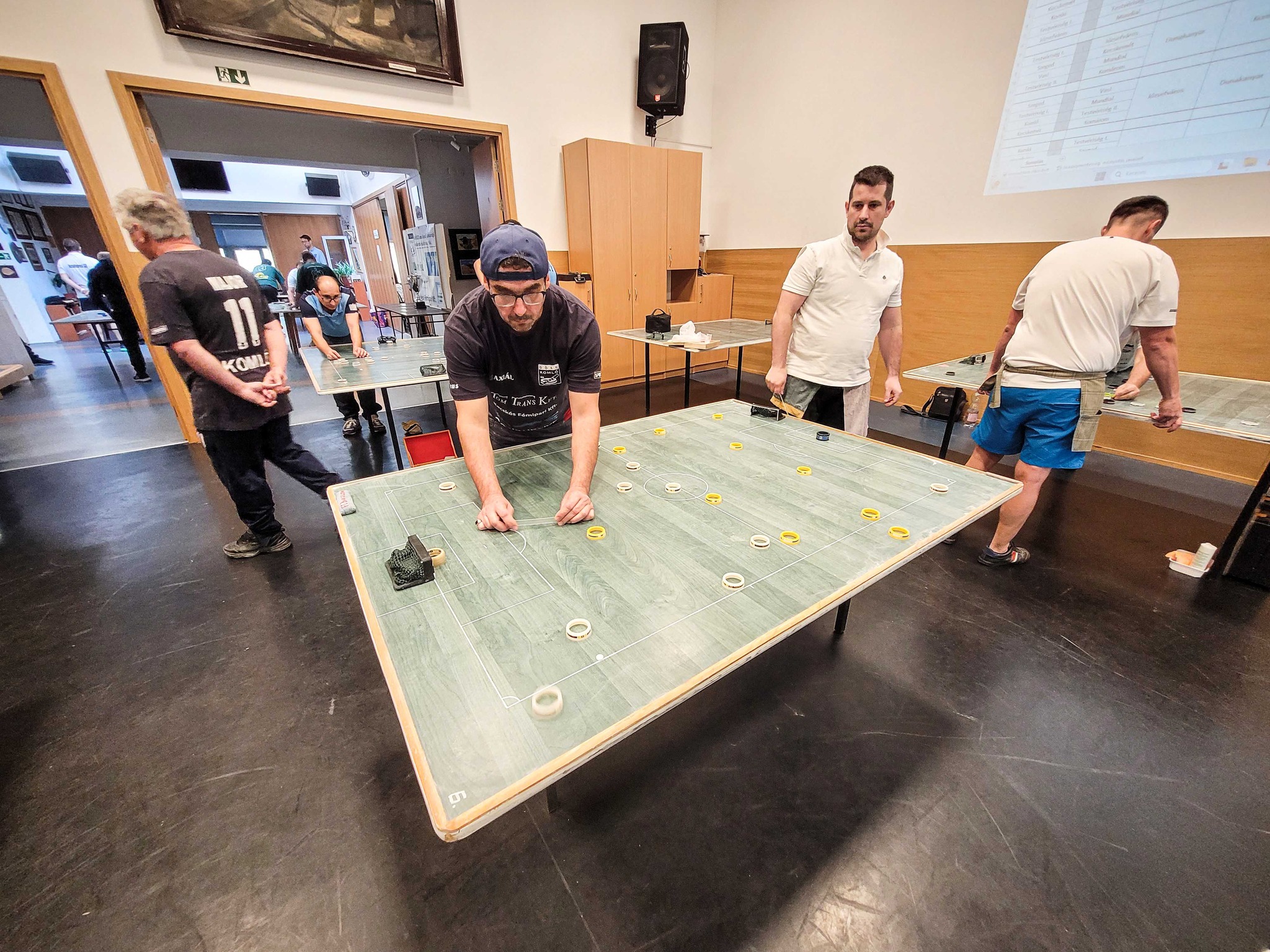 Fulop jatekat figyeli az ellenfel